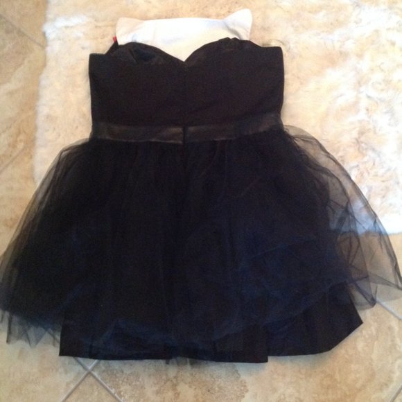 Dolls Kill Hello Kitty dress 2x Worn once! Please read description!!! No returns - Picture 3 of 3
